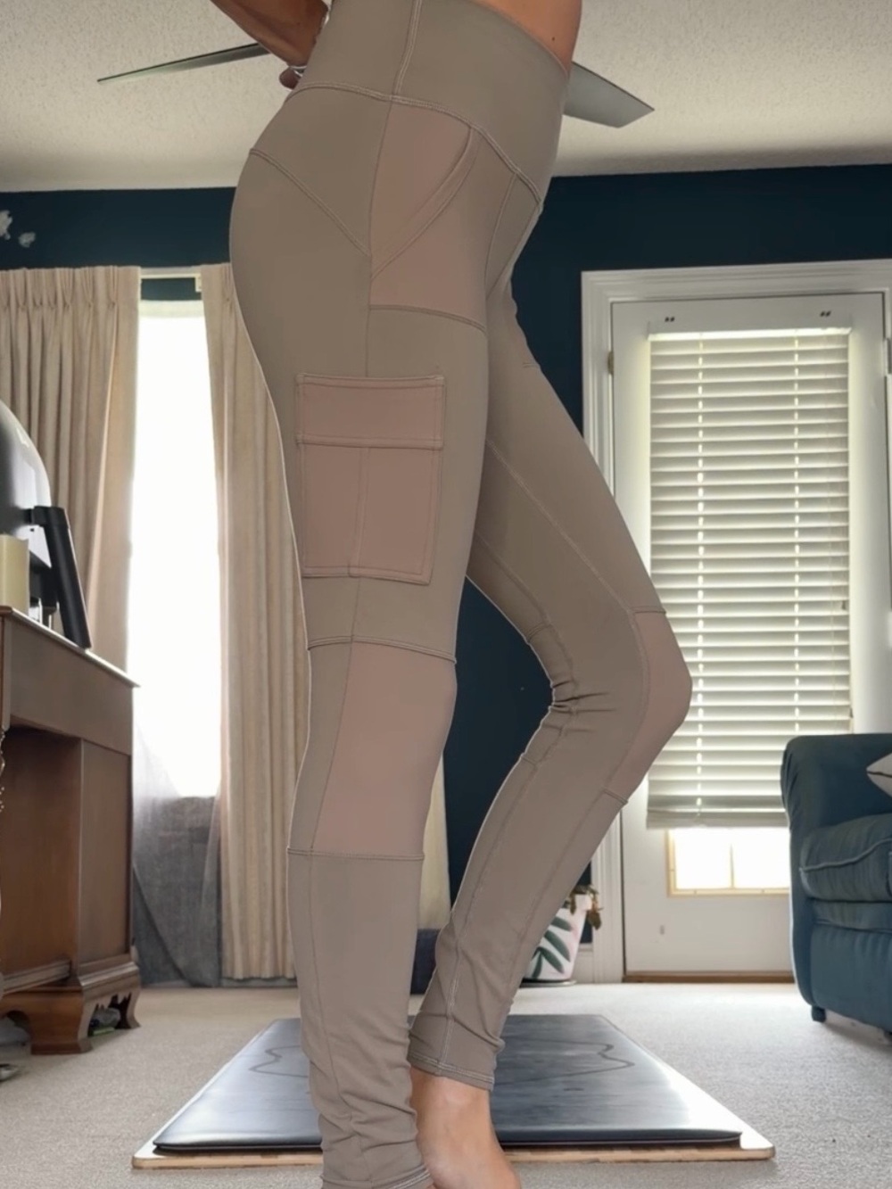 ALO High-Waist Cargo Leggings in Gravel - Women Pants & Jumpsuits